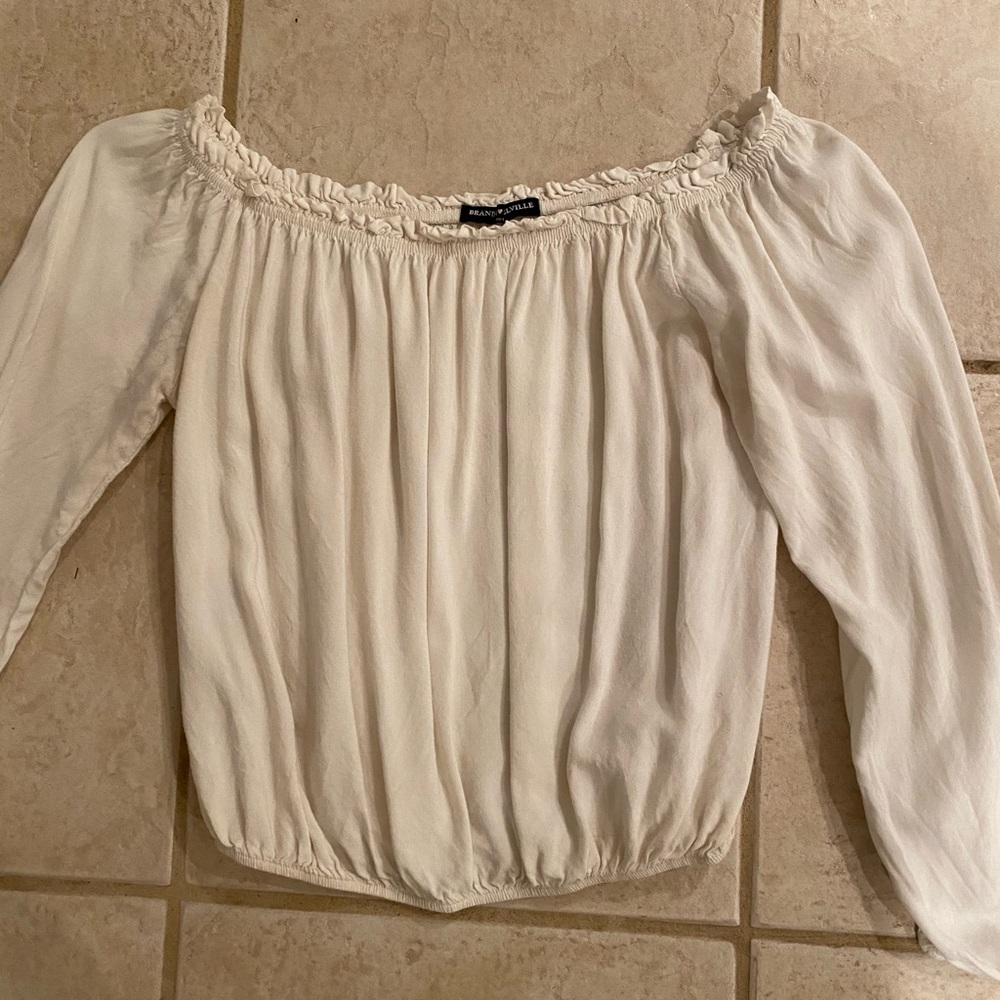 Brandy Melville off the shoulder shirt